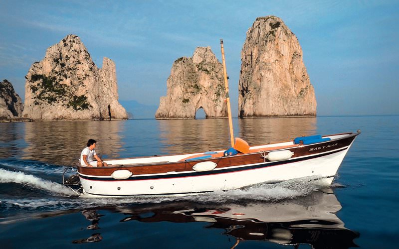 Wer Ferien auf Capri macht, muss unbedingt einmal mit einem richtigen Gozzo gefahren sein.