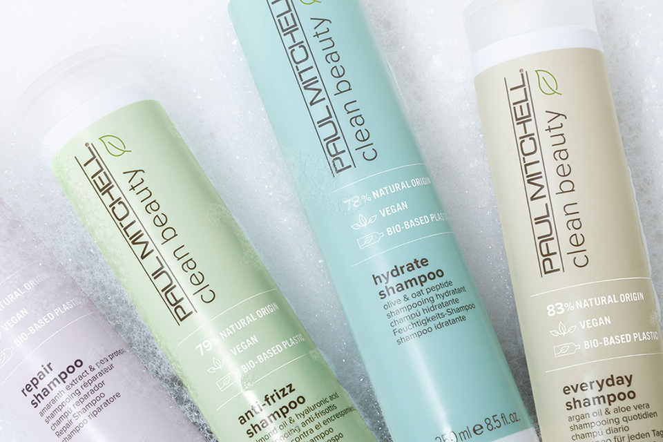 Andrea Brotschi testet Produkte von Paul Mitchell