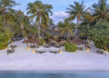 naladhu private island maldives the living room view from beach - FACES.ch