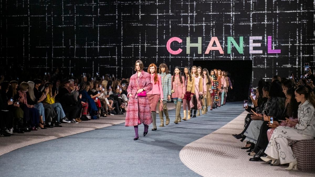 Paris Fashion Week Fw 22 Review Faces Magazin