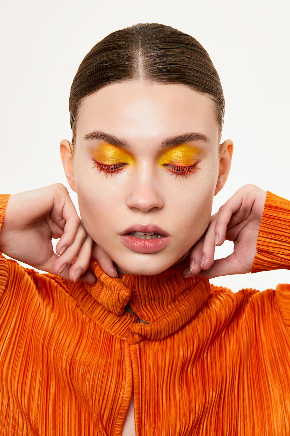 Fashion Editorial: Plissé Editorial Plisse 002 056 neu - FACES.ch