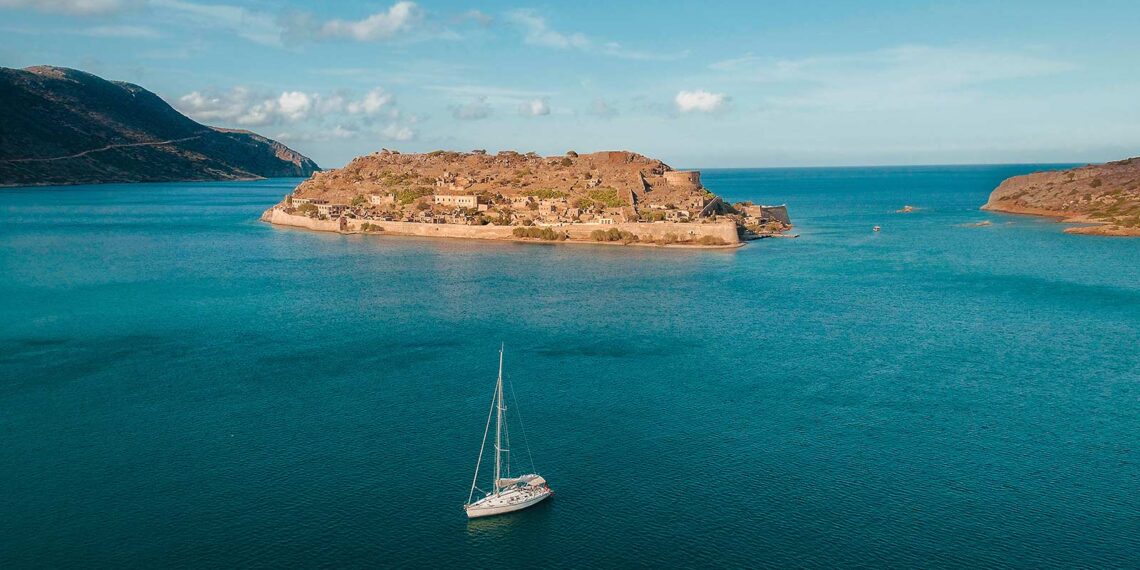 Hangout with Zeus – Blue Palace