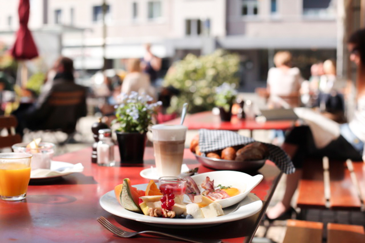 Brunch im Cafe des Amis.