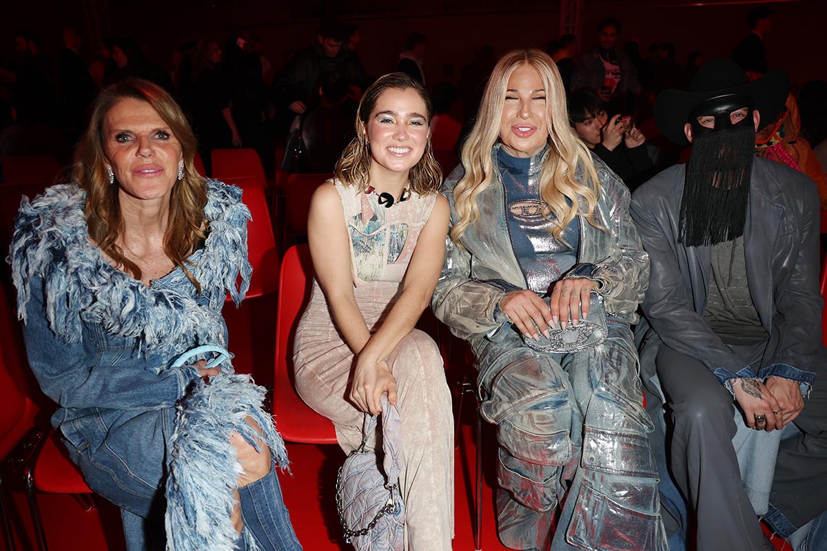 Anna Dello Russo, Haley Lu Richardson, Alexis Stone und Orville Peck