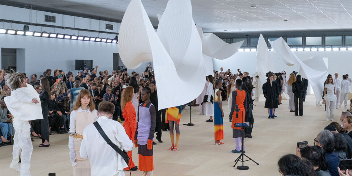 Issey Miyake Frühling-Sommerkollektion 2024