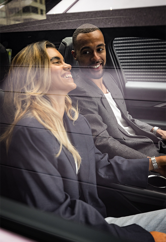 Influencer Check: Larissa und Joël Kiassumbua testen den neuen Cadillac LYRIQ
