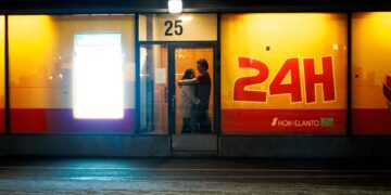 Voyeur: Straßenfotograf Kasperi Kropsu lädt uns ein in seine Welt  Teaser