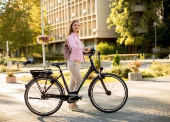 Stylish, nachhaltig und urban: Warum das E-Bike der perfekte Begleiter für die Stadt ist