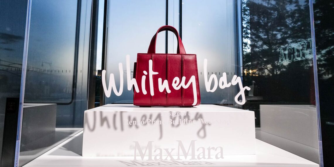 Max Mara feiert die Whitney-Tasche im Whitney Museum